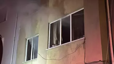 Eskişehir'de 3 Katlı Binada Yangın