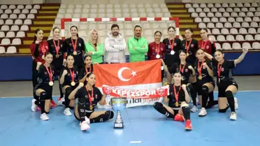 Kepez'in yıldız kızları hentbolda Türkiye şampiyonu