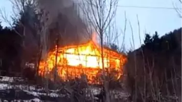 Köyde çıkan yangında bir ev kullanılamaz hale geldi