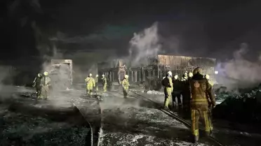 Büyükçekmece'de Depo Yangını