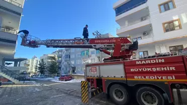 Balkonda Mahsur Kalan Kadın Kurtarıldı