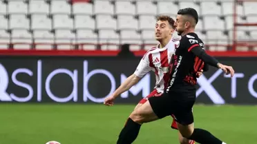 Antalyaspor - Gençlerbirliği: İlk yarı 1-1