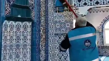 Antakya Belediyesi, camilerde temizlik faaliyetlerini sürdürüyor
