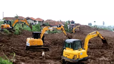 Endonezya'da Toprak Kaymasında Ölü Sayısı 25'e Yükseldi