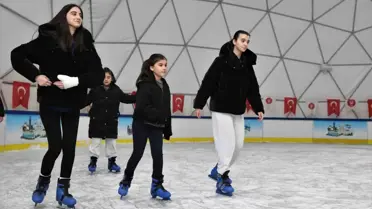 Keçiören Belediyesi'nden ücretsiz buz pateni hizmeti