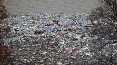 Badovc Baraj Gölü Çöplük Oldu