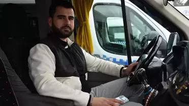 Minibüs Şoföründen Destan: Yolcusunu Hastaneye Yetiştirdi