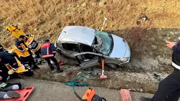 Boyabat'ta Otomobil Su Kanalına Devrildi: 5 Yaralı