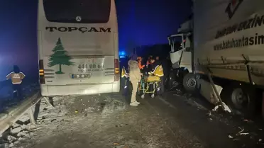 Sivas'ta Zincirleme Trafik Kazası: 8 Yaralı