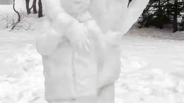 Uludağ'da Sanat: Kardan Heykel İlgiyi Çekiyor