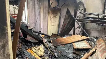 Kastamonu'da Yangın: İki Katlı Ev Kullanılamaz Hale Geldi