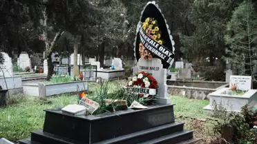 Çanakkale'de duayen gazeteciler mezarları başında anıldı