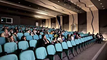 Düzce'de Gençler İçin Film Gösterimi