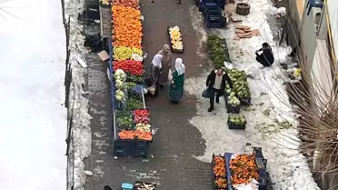 Kulp'ta kar engeli aşıldı, salı pazarı üç haftanın ardından açıldı