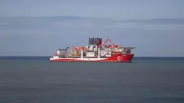 Türkiye'nin Yeni Ultra Derin Deniz Sondaj Gemisi 'Yıldırım' Filyos Limanı'na Ulaştı