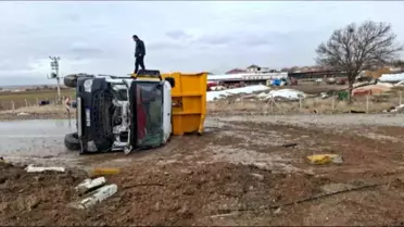 Ereğli'de Kamyon Devrildi: 2 Yaralı