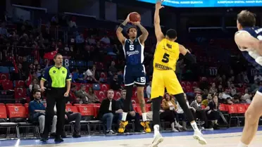 Bahçeşehir Koleji Aris'i Yendi