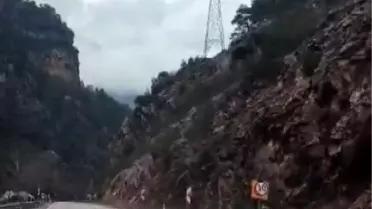 Saimbeyli'de Kaya Düşmesi Tehlikesi