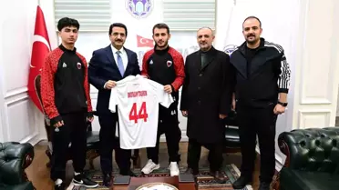 Battalgazi Belediyespor'un milli gururları Başkan Taşkın'ı ziyaret etti