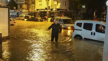 İzmir'de Sağanak ve Fırtına: 577 İhbar
