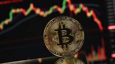 Bitcoin, Fed kararının ardından 83.000 doların altına geriledi