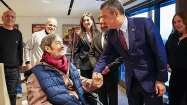 Özgür Özel, Kadir İnanır'ı Ziyaret Etti