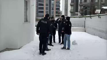 Cam Silerken Düşen Öğretmen Hayatını Kaybetti