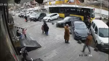 Esenler'de İETT Otobüsü Kaza Yaptı