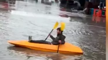 Adana'da Yağmurda Kano Keyfi