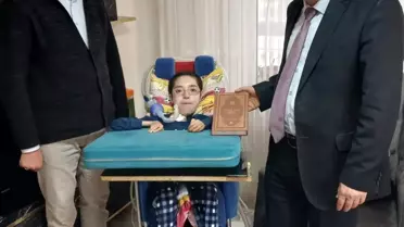 Müftü ve İmam, Hasta Öğrenciyi Ziyaret Etti