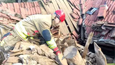 Akhisar'da Ev Çöktü, 1 Yaralı