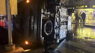 Tarsus'ta Trafik Kazası: 2 Yaralı