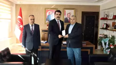 Emekli Vergi Dairesi Müdürü'ne Plaket