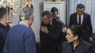 Özgür Özel'den Taziye Ziyareti