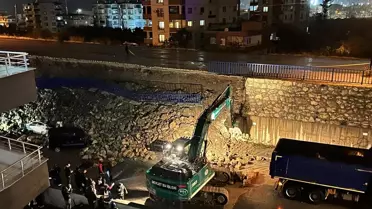 Payas'ta İstinat Duvarı Çöktü