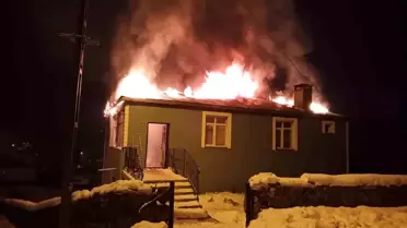 Kars'ta İmam Evi Yandı