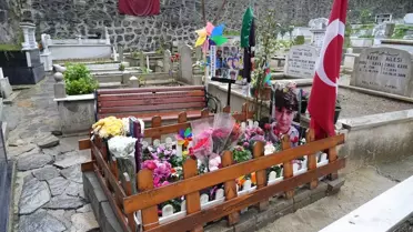 Mattia Ahmet Minguzzi mezarı başında anıldı, Atlas Çağlayan'ın annesi de katıldı