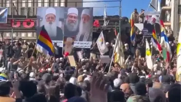 Suriye'de skandal gösteri: İsrail bayrağı ve Netanyahu fotoğraflarıyla sokağa indiler