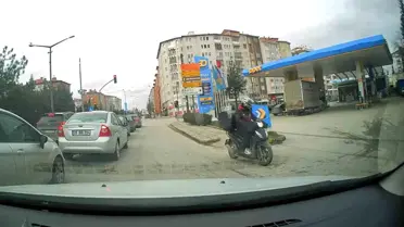 Eskişehir'de Ters Yöne Giren Kurye Tehlike Yarattı