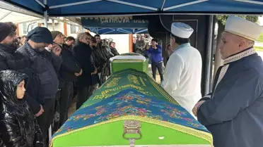 Burdur'daki kazada ölen aynı aileden 4 kişi Kocaeli'de toprağa verildi