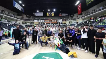 Anadolu Efes galibiyeti Merkezefendi'de yüzleri güldürdü