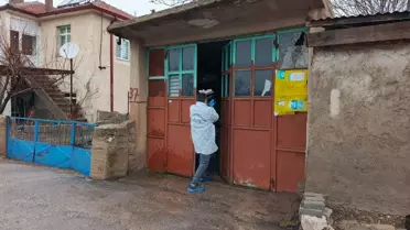 Veteriner Tüfeği İncerken Kendini Vurdu