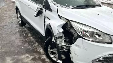 Bitlis'te Kar Yağışı Zincirleme Kazaya Neden Oldu