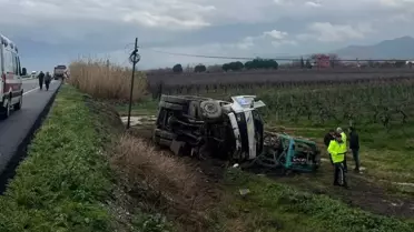 Manisa'da Kamyon Şarampole Uçtu: 1 Yaralı