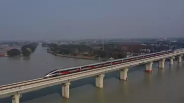 Çin'de Köprü Çöktü: 5 İşçi Hayatını Kaybetti