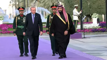 Cumhurbaşkanı Erdoğan, Suudi Arabistan'da resmi törenle karşılandı