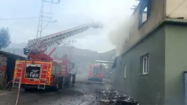 Hatay'da 2 katlı müstakil ev alevlere teslim oldu