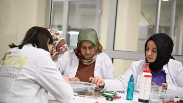 Kadınlara Moral Veren El Sanatları Kursları