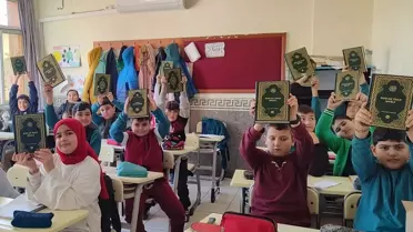Anamur'da Öğrencilere Kur'an Hediye Edildi
