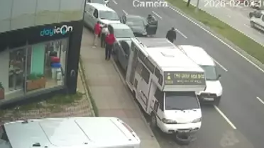 Alkollü Sürücü Park Halindeki Araçlara Çarptı